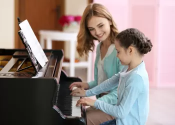 7 Yaş Piyano Kursu mu Arıyorsunuz? MEB Onaylı Piyano Kursu Standartlarına Öncelik Verin!