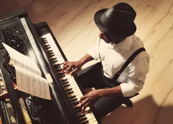 Yeni Başlayanlar İçin Piyano İle Çalınabilecek Kolay Şarkılar Nelerdir?