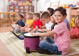 çocuklar için piyano eğitimi