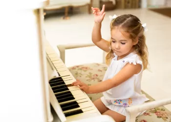 Piyano Öğrenmenin Yaşı Var mıdır? Piyano Eğitimi Kaç Yaşında Başlamalı?