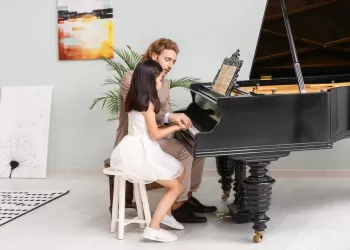 Güneşli Piyano Kursu