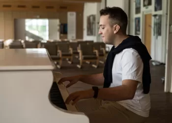 Piyano Çalarken Dikkat Edilmesi Gerekenler Neler? Mutlaka Okuyun!