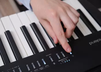 Piyano Çalarken Ellerin Kasılmaması İçin Yapılması Gerekenler Var mı?