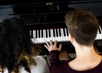 Piyano Dersi Ücreti Ne Kadar? (2025) | Özel, Online ve Grup Dersi Fiyatları