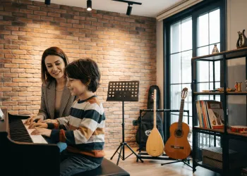 Çocuk Piyano Modelleri: Geleceğin Virtüözleri İçin Doğru Enstrüman Seçimi