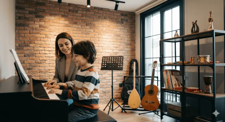 Çocuk Piyano Modelleri: Geleceğin Virtüözleri İçin Doğru Enstrüman Seçimi