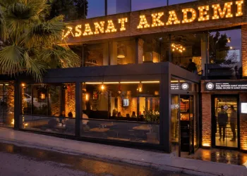 Gerçek Bir Müzik Okulu Nasıl Olmalı? (Bakırköy’de Doğru Eğitimi Seçme Rehberi)